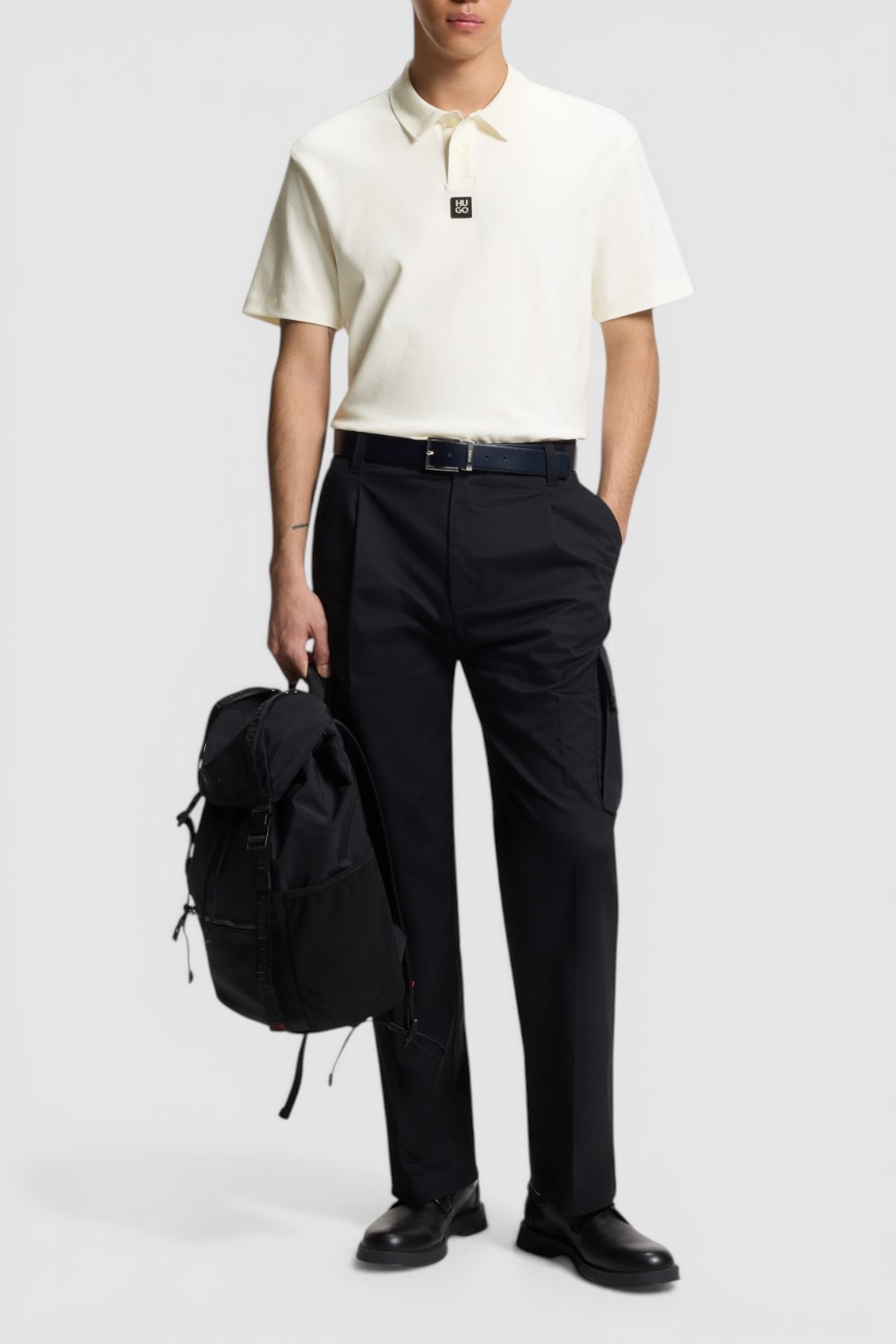 תמונת כל הלוק של חולצת פולו